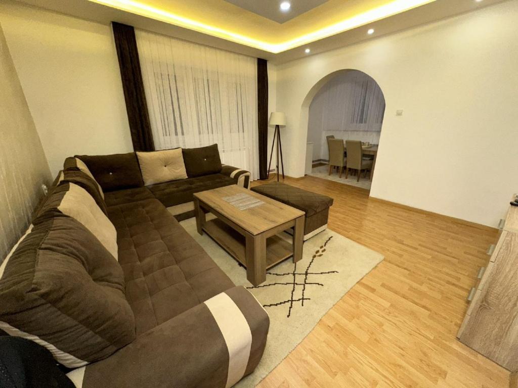 Apartman 2 – Dobrovoljnih davalaca krvi 21 Pale